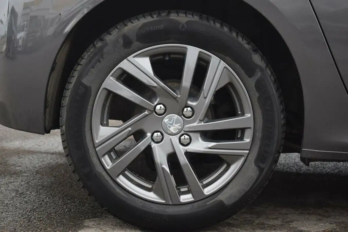 2021-peugeot-208-12-puretech-active-premium-75bhp-big-7
