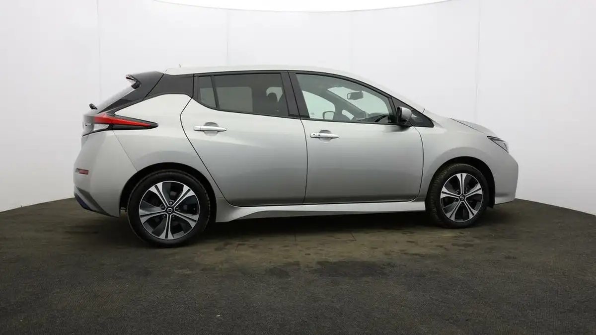 2021-nissan-leaf-e-e-n-connecta-big-46
