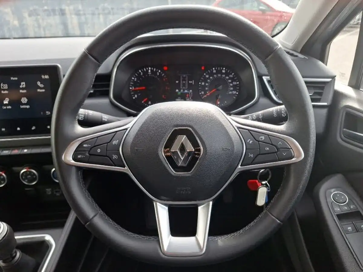 2021-renault-clio-10-sce-play-75bhp-big-11