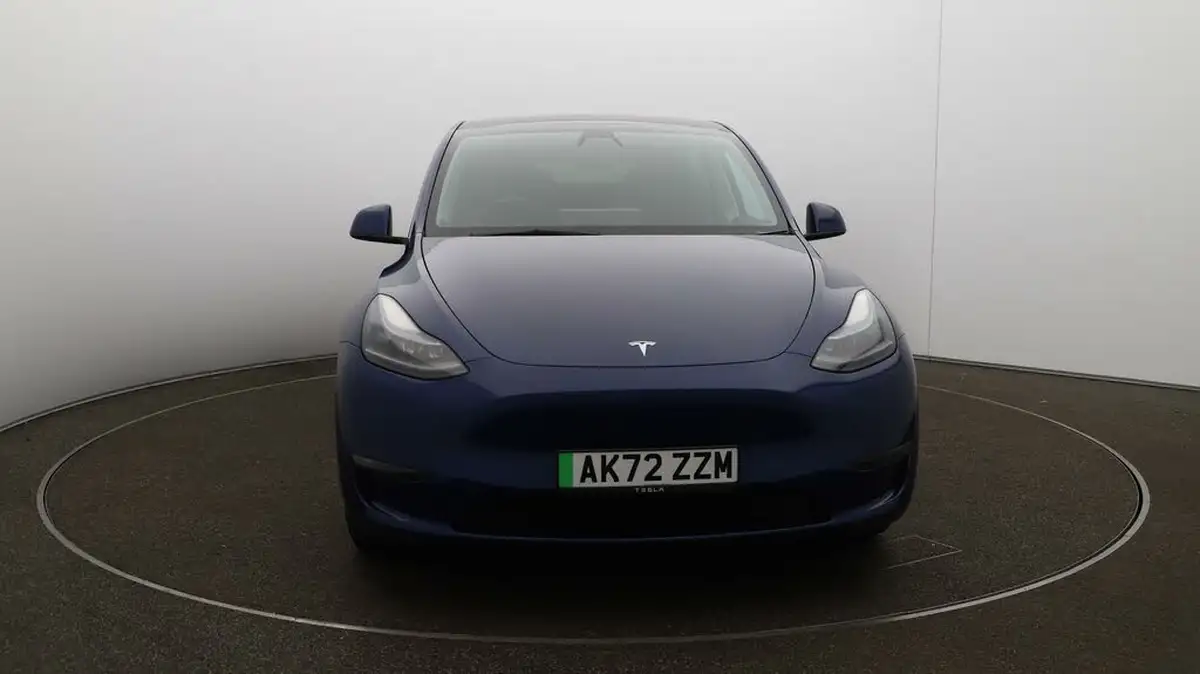 2022-tesla-model-y-e-long-range-big-2
