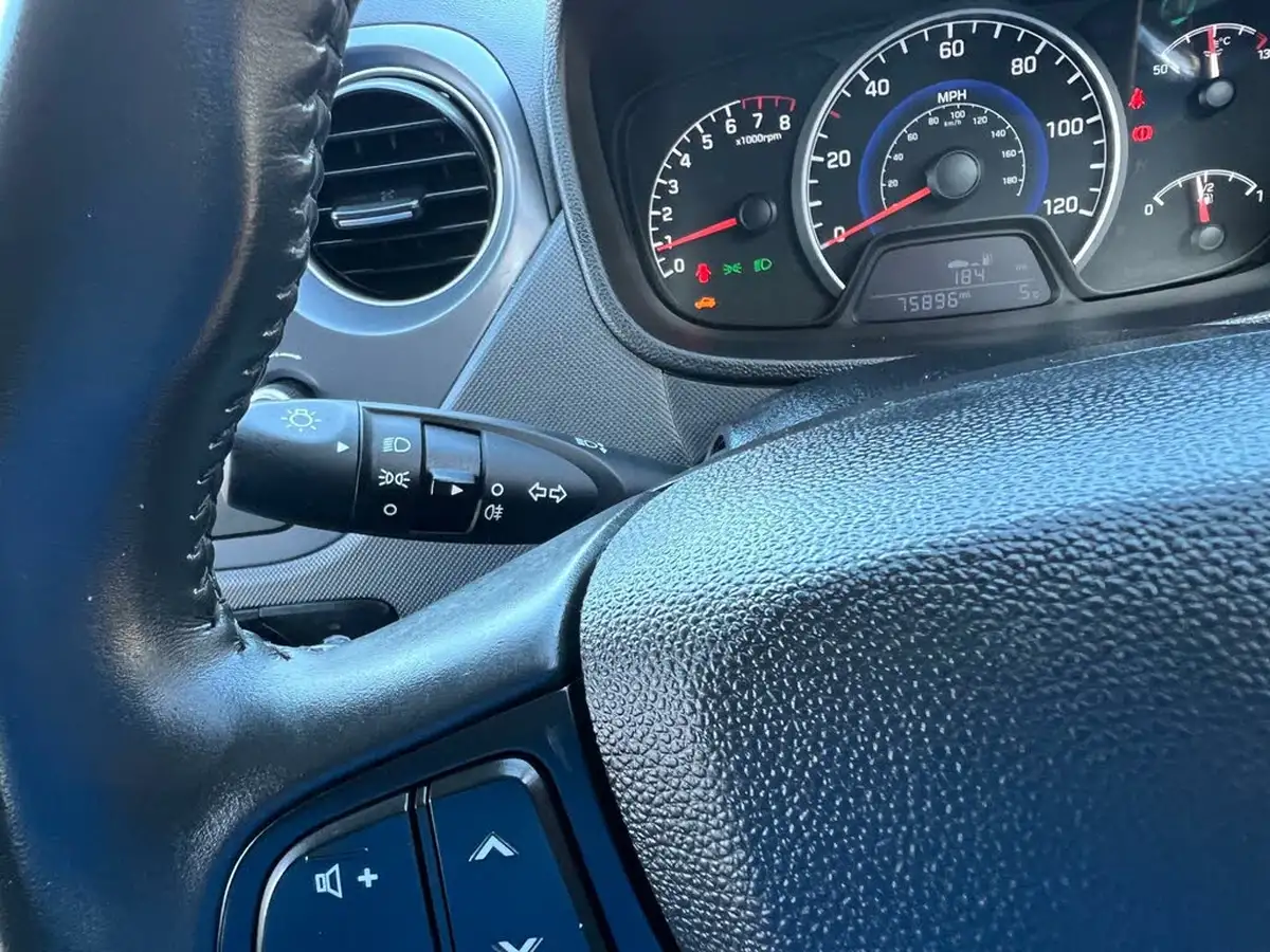 2019-hyundai-i10-10-se-67ps-big-26