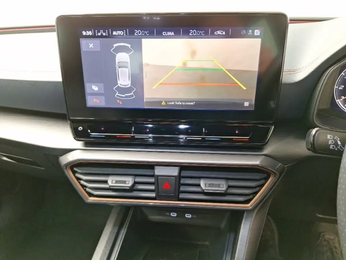 2022-cupra-leon-nf-20-tsi-vz3-300ps-hatchback-big-17