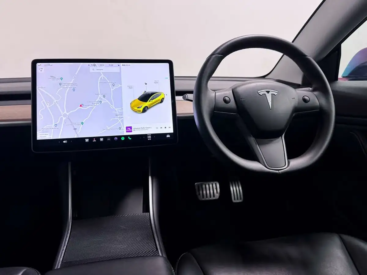 2020-tesla-model-3-e-performance-big-27