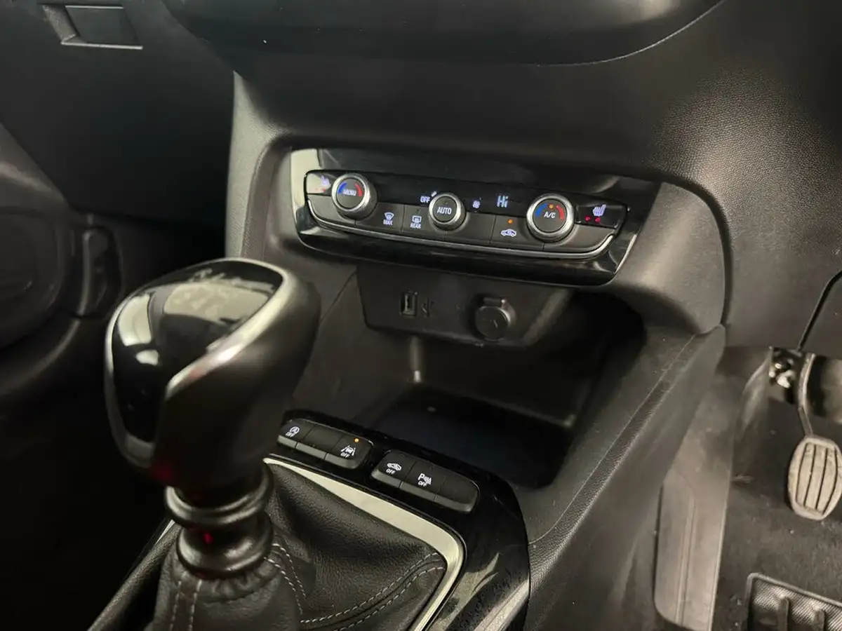 2021-vauxhall-corsa-12-turbo-elite-nav-premium-big-29