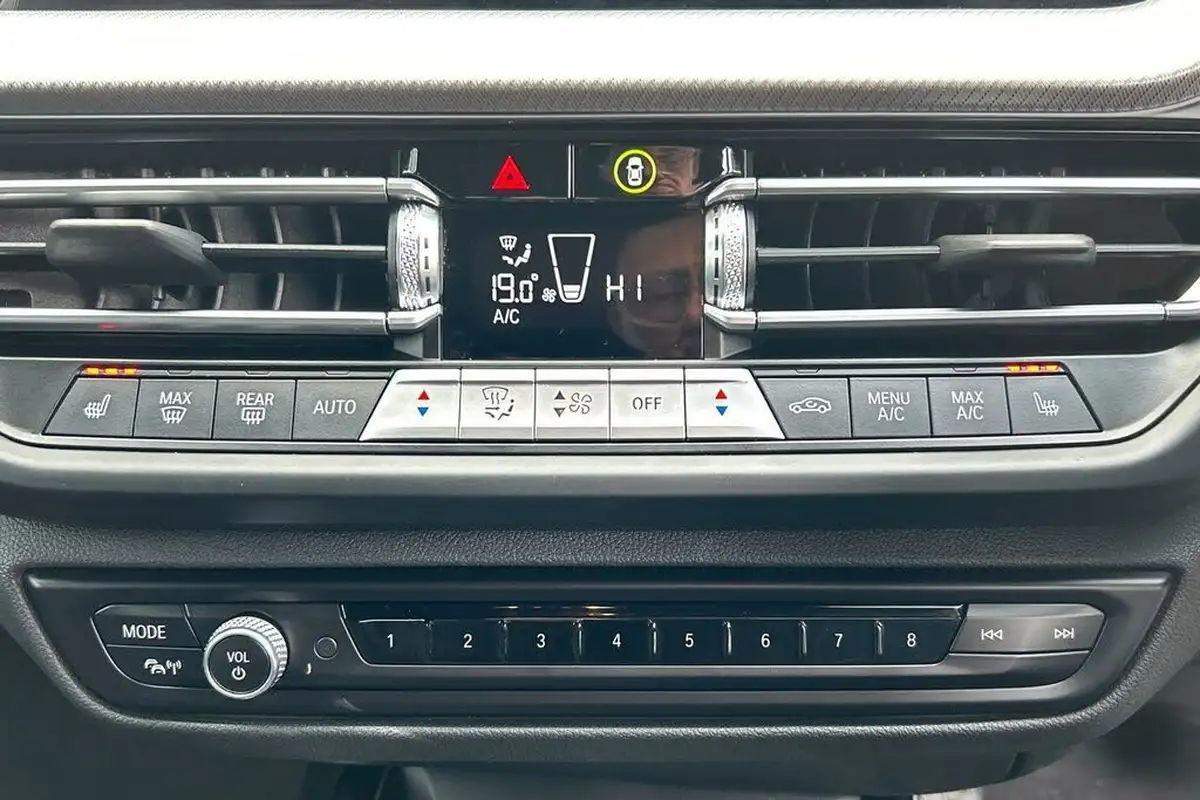 2022-bmw-1-series-20-m135i-xdrive-big-40