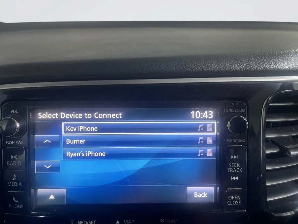 2015-mitsubishi-outlander-20-gx4h-phev-big-28