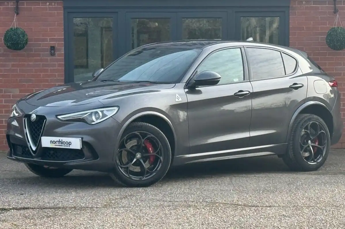 2019-alfa-romeo-stelvio-29-biturbo-quadrifoglio-big-13