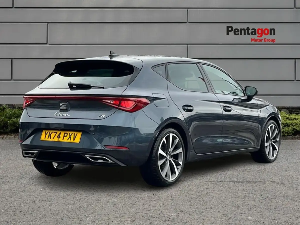 2024-seat-leon-15-tsi-fr-sport-hatchback-big-3