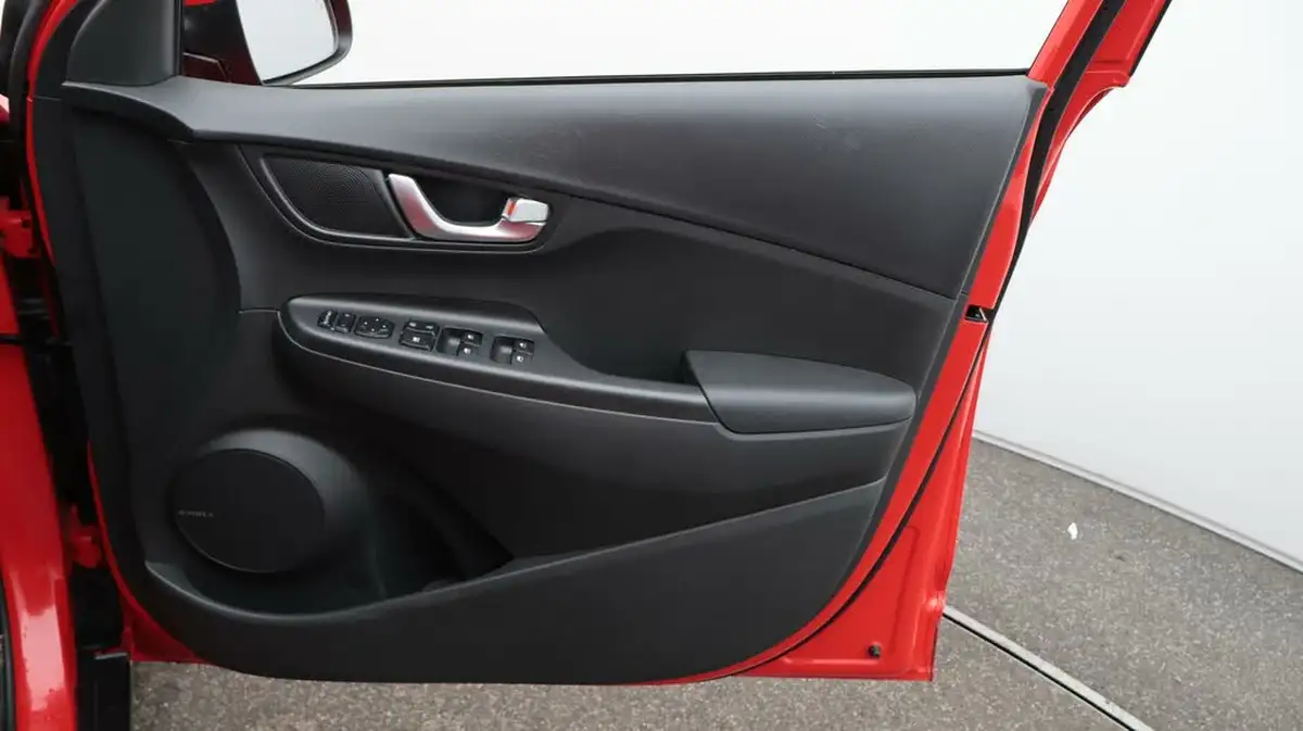 2022-hyundai-kona-e-premium-204ps-64kwh-7kw-obc-big-15