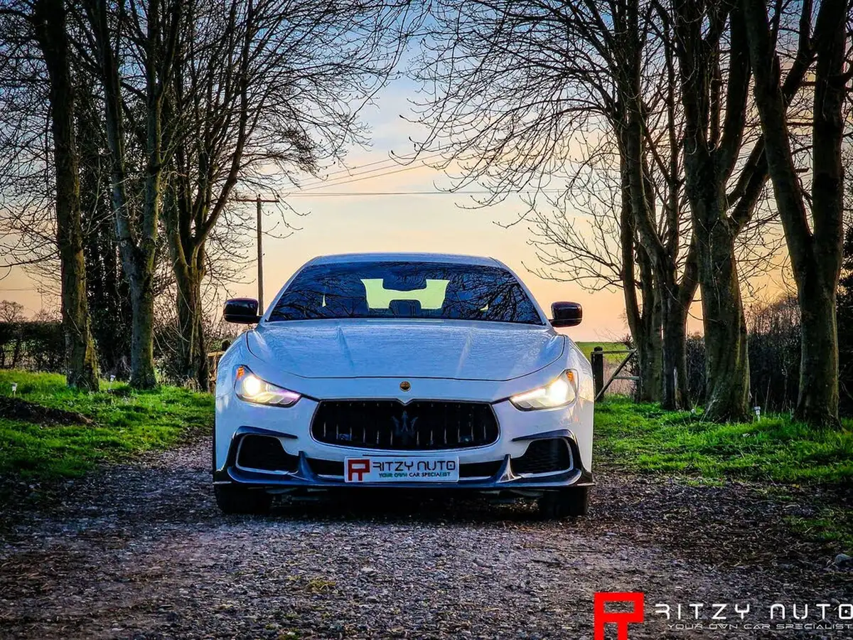 2015-maserati-ghibli-30-s-big-9