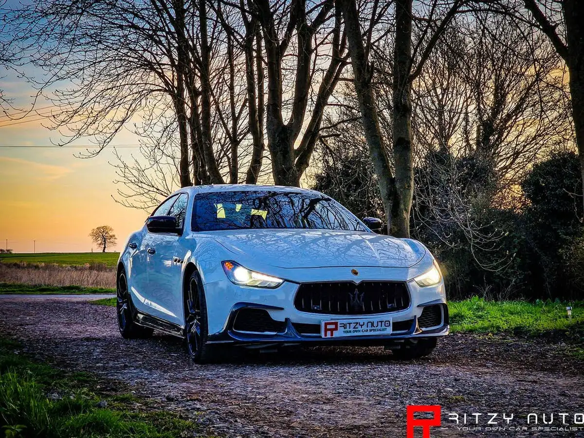 2015-maserati-ghibli-30-s-big-57