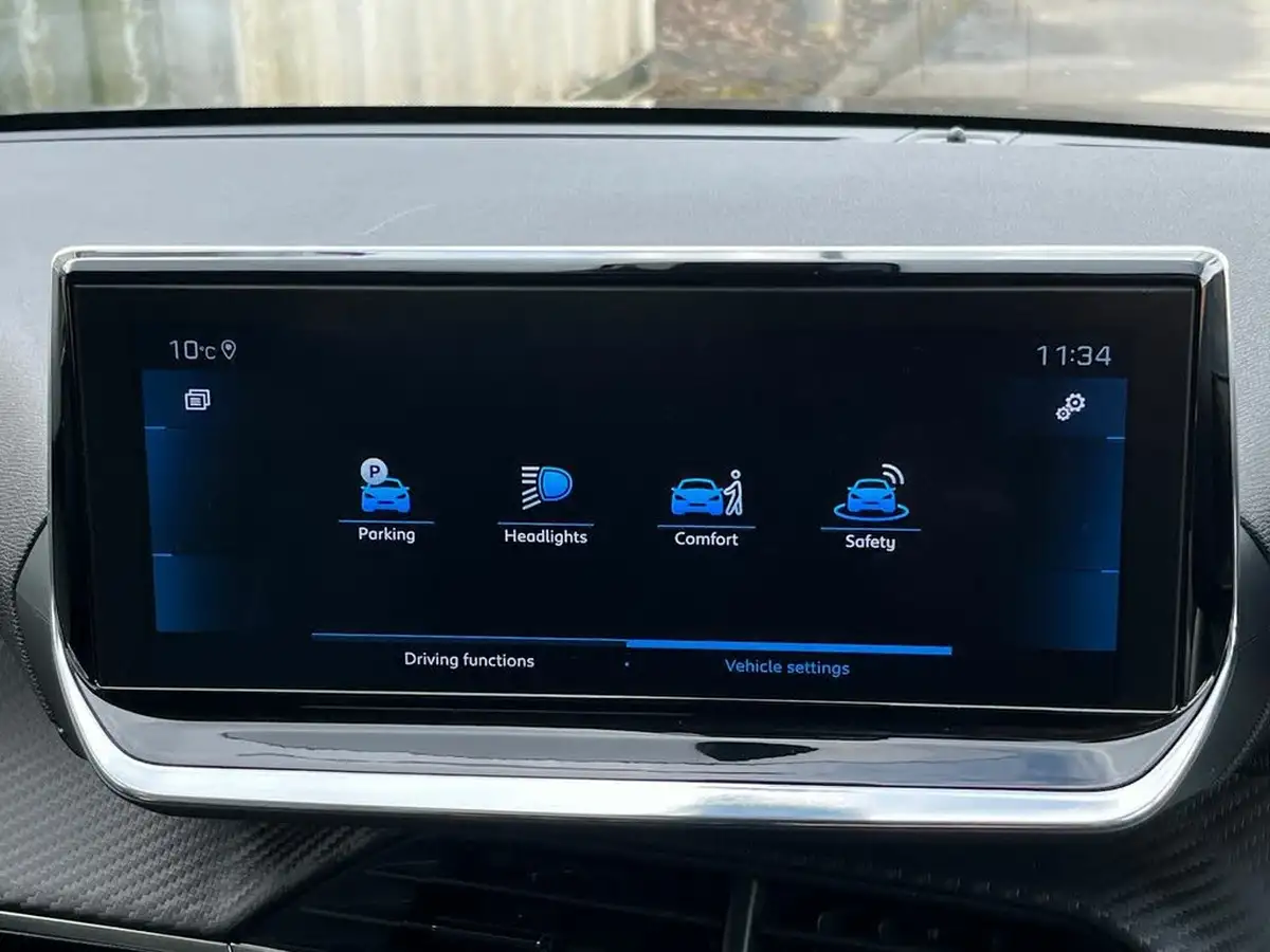 2021-peugeot-208-12-puretech-allure-premium-100bhp-big-21