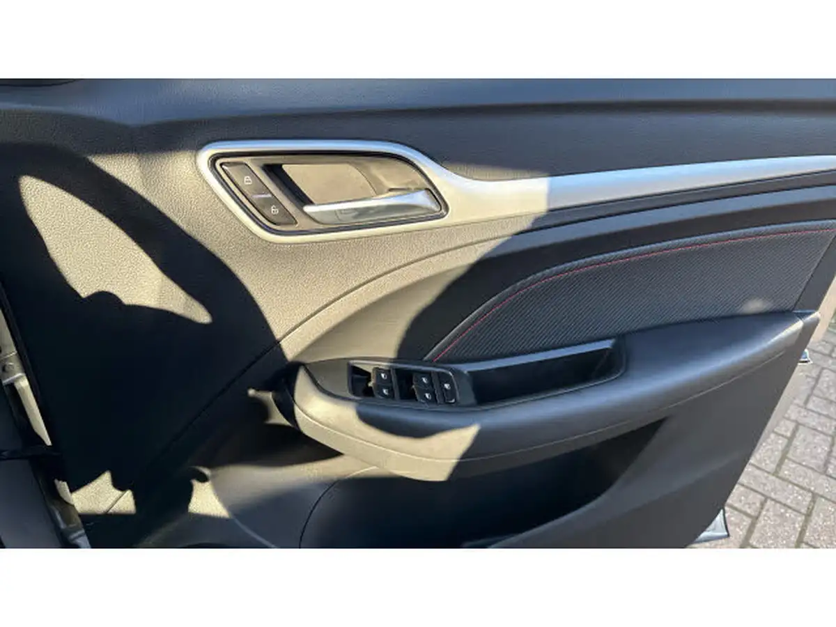 2024-mg-zs-suv-15-vti-tech-exclusive-big-27