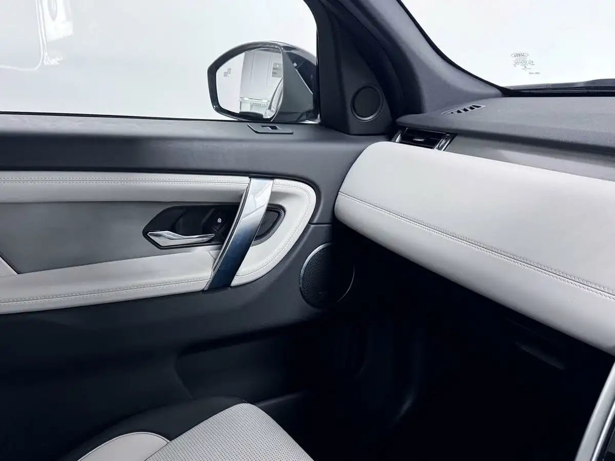 2022-land-rover-discovery-sport-15-p300e-r-dynamic-hse-big-32