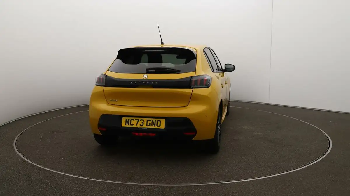 2023-peugeot-208-12-puretech-allure-premium-100ps-eat8-big-47