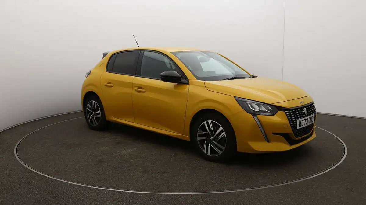 2023-peugeot-208-12-puretech-allure-premium-100ps-eat8-big-1