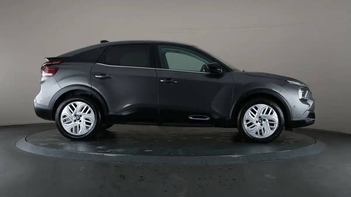 2023-citroen-c4-15bluehdi-shine-plus-big-8