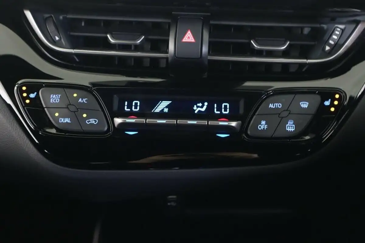 2021-toyota-c-hr-18-vvt-i-design-big-20