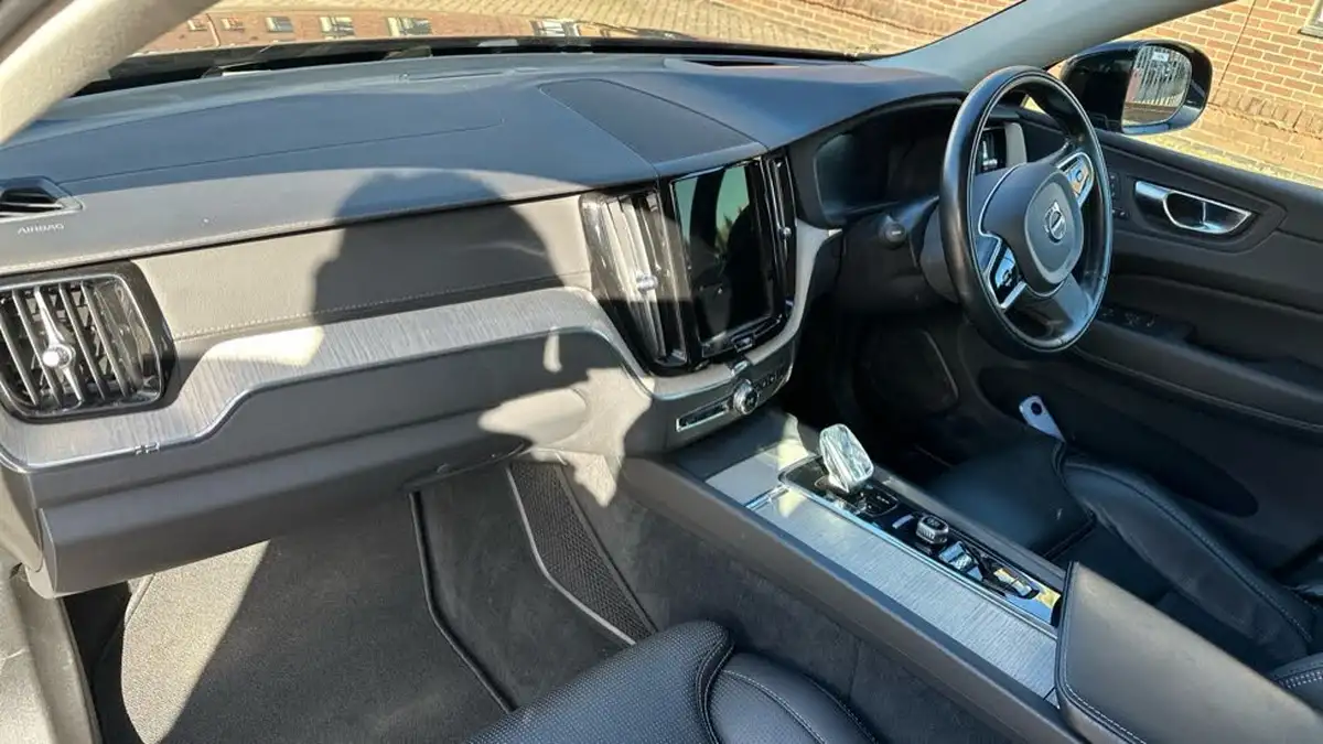 2020-volvo-xc60-20-b5-inscription-pro-awd-big-3
