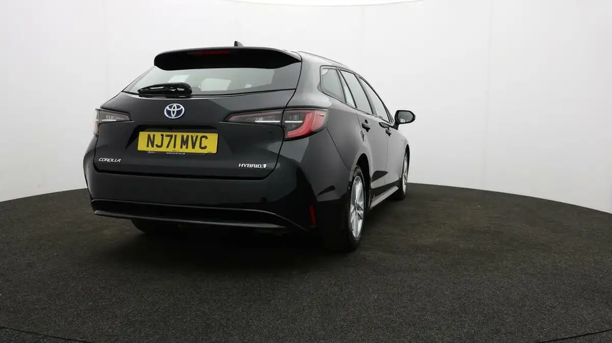 2021-toyota-corolla-18-vvt-i-icon-tech-spare-wheel-touring-sports-5d-big-74