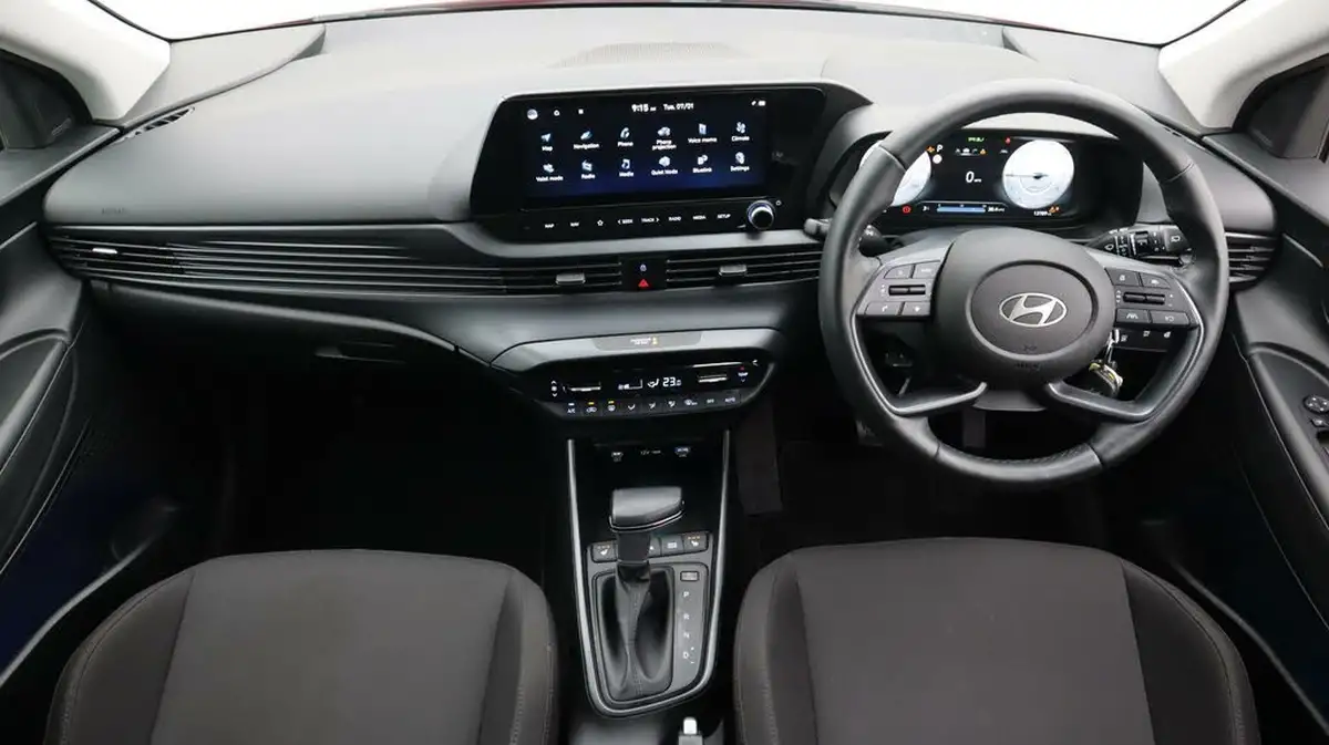 2024-hyundai-i20-10-t-gdi-premium-dct-big-13