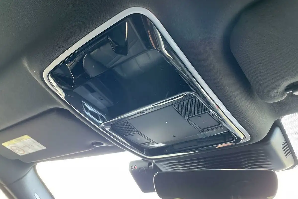 2021-land-rover-range-rover-velar-20-d200-r-dynamic-s-big-41