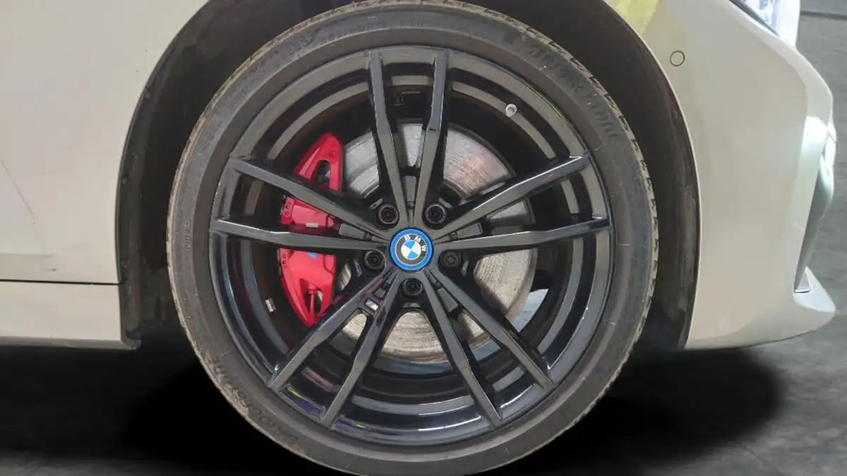 2022-bmw-3-series-20-330e-m-sport-pro-edition-saloon-4d-big-32