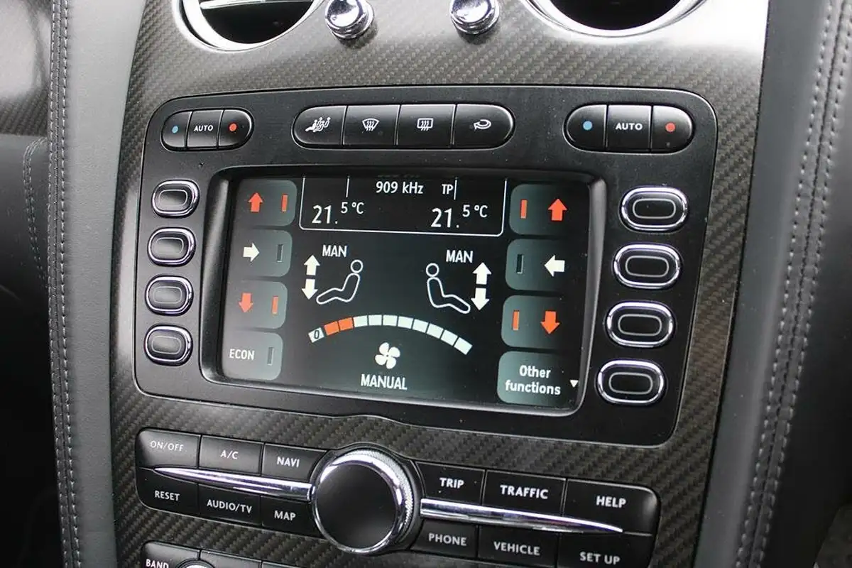 2010-bentley-continental-big-24