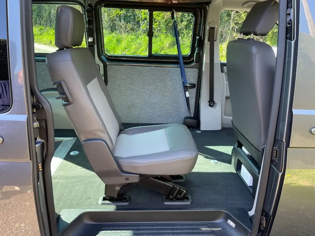 2019-volkswagen-transporter-20tdi-t30-trendline-bmt-lwb-150pseu6dt-e-big-11