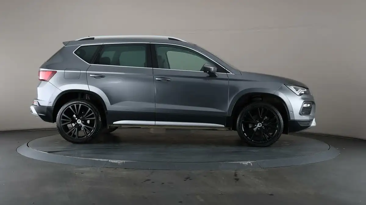 2022-seat-ateca-15-ecotsi-xperience-lux-dsg-big-8
