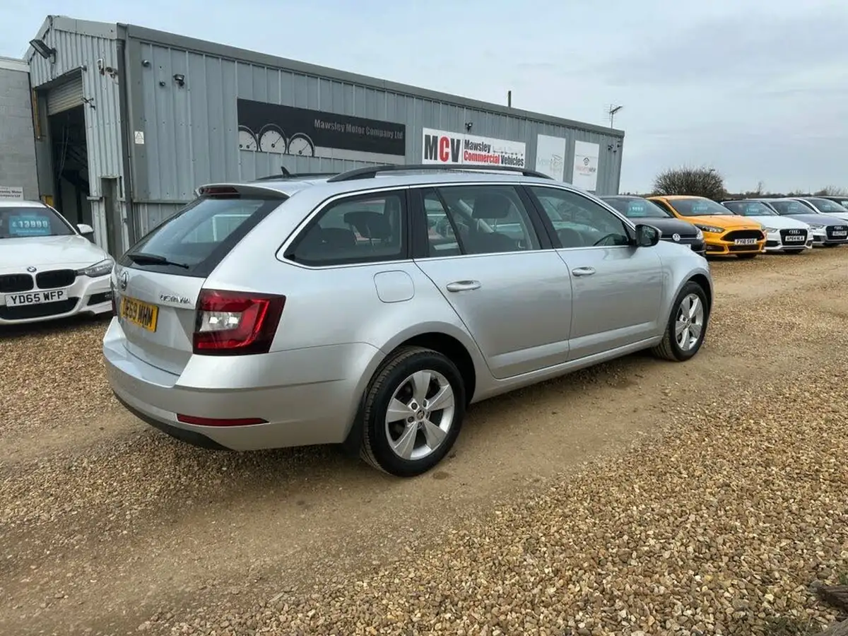 2019-skoda-octavia-15-tsi-se-technology-act-estate-big-2