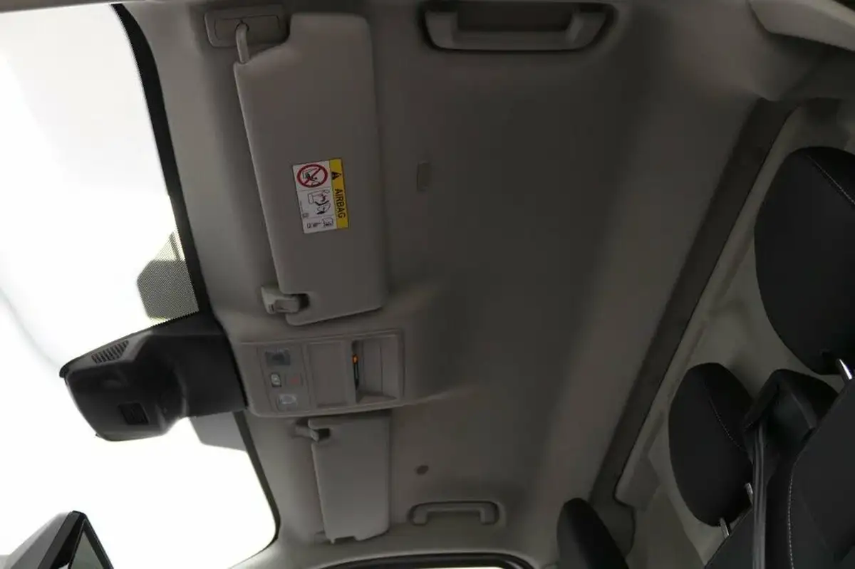 2023-ford-transit-custom-20tdci-320-l1h1-limited-136pseu6e-panel-van-1996cc-auto-big-25