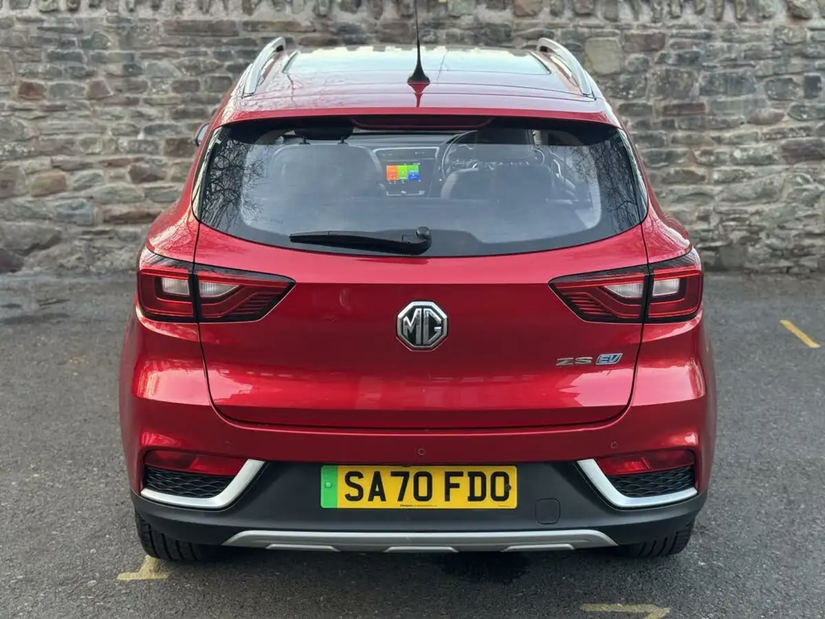 2020-mg-zs-suv-e-exclusive-ev-big-13