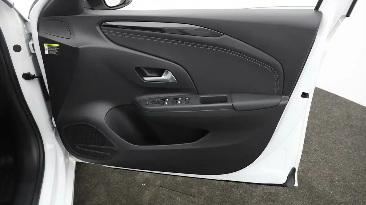 2021-vauxhall-corsa-e-elite-premium-big-14