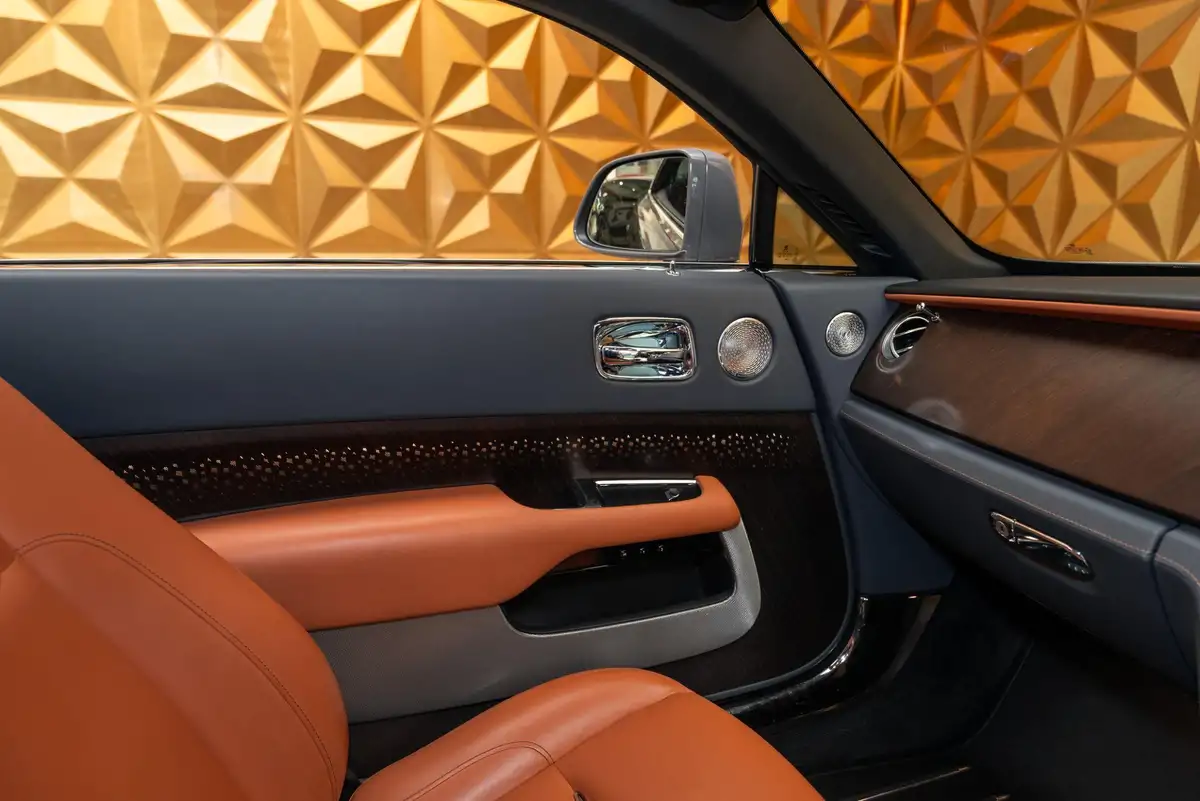 2019-rolls-royce-wraith-66-591bhp-big-18