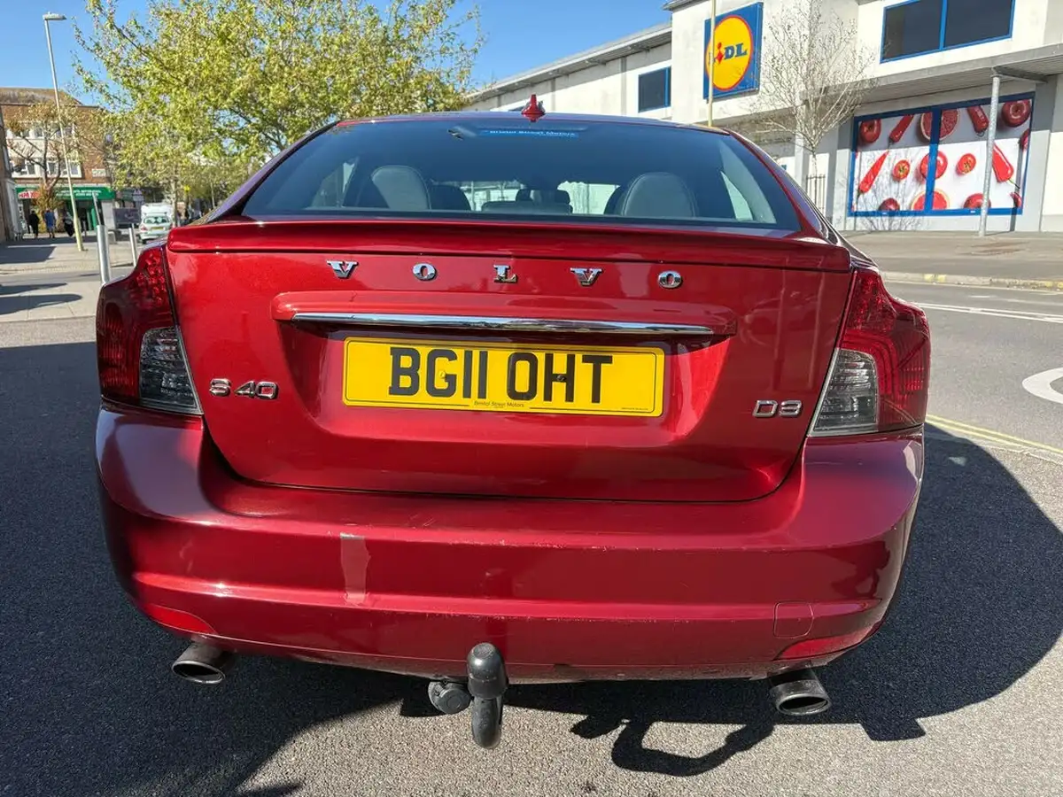 2011-volvo-s40-20td-d3-se-lux-148bhp-big-4