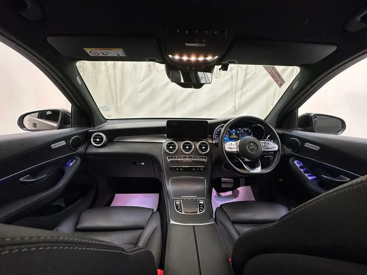 2020-mercedes-benz-glc-class-20d-glc300d-amg-line-premium-station-wagon-5d-big-17