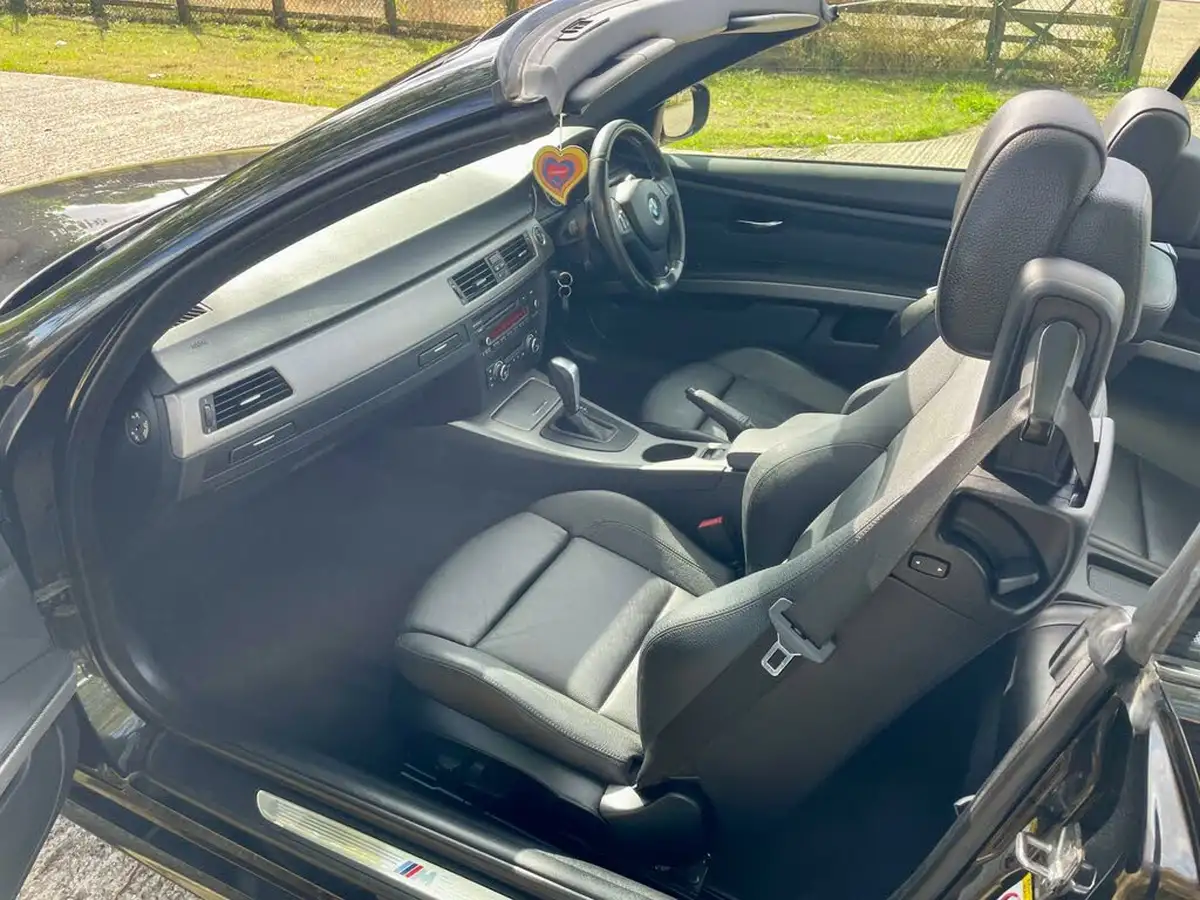 2011-bmw-3-series-20-320i-m-sport-convertible-2d-auto-big-30