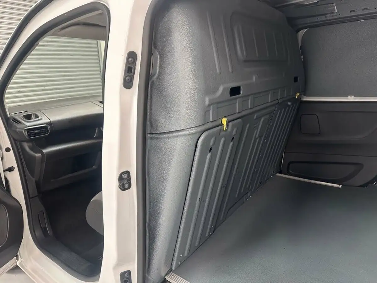 2021-vauxhall-combo-15cdti-sportive-2300-100pseu6dt-l2h1-panel-big-18