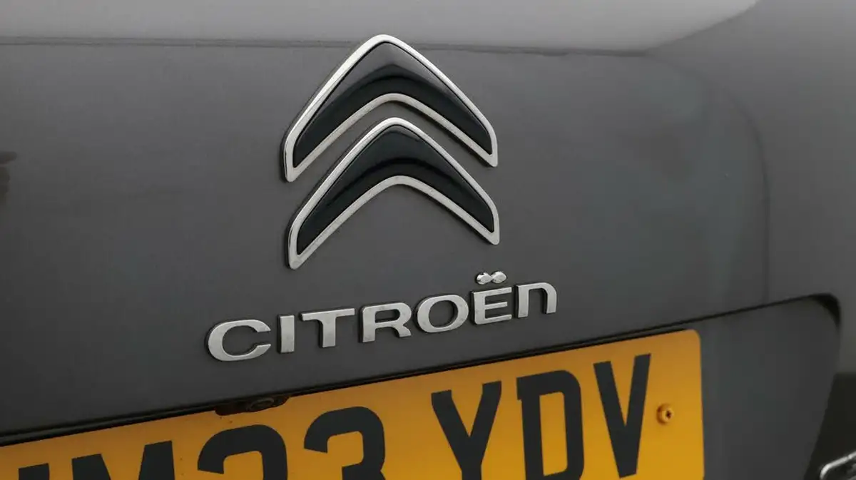 2023-citroen-c5-aircross-12-puretech-c-series-edition-130ps-ss-eat8-big-23