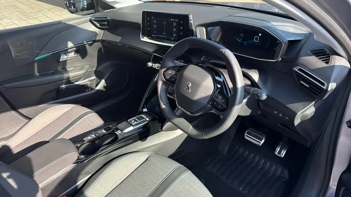 2023-peugeot-208-e-allure-premium-136bhp-big-10