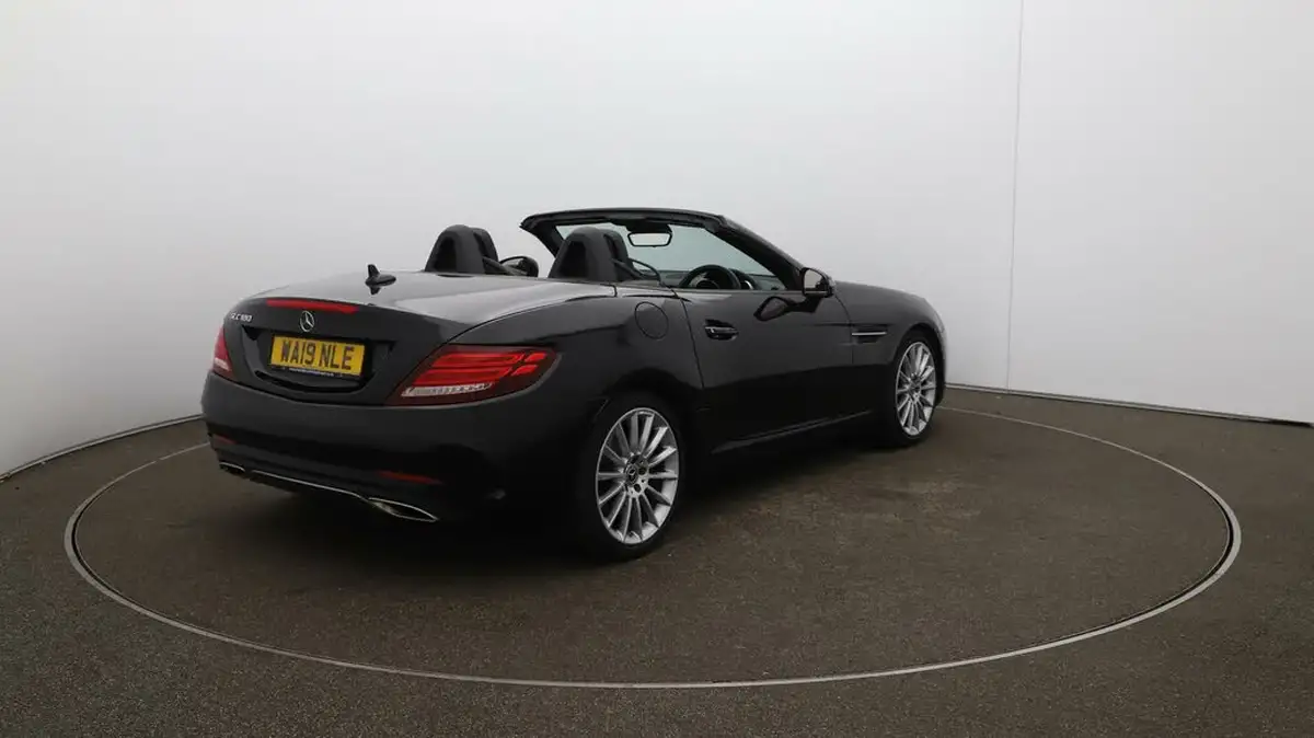 2019-mercedes-benz-slc-16-slc180-amg-line-9g-tronic-big-47