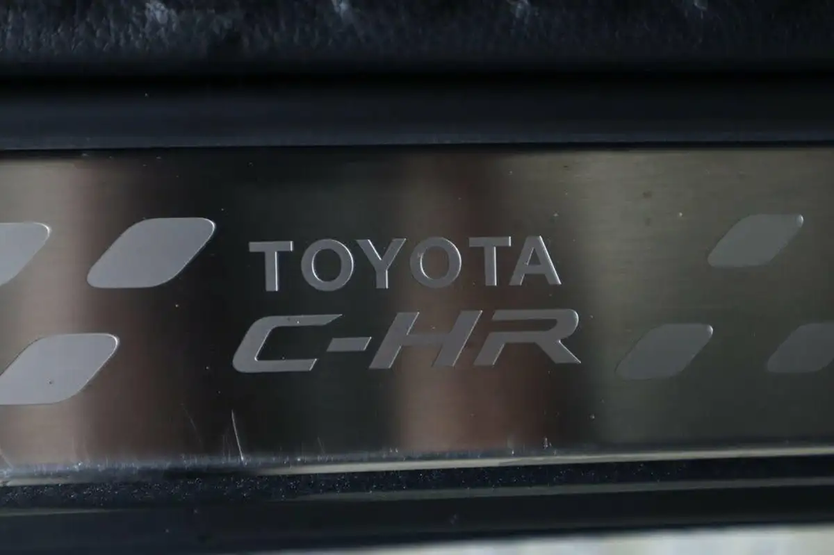 2022-toyota-c-hr-18-vvt-i-design-big-45