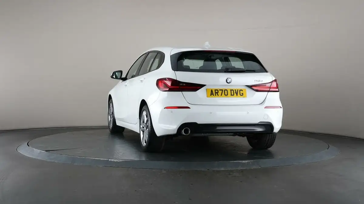 2021-bmw-1-series-15td-116d-sport-lcp-big-49