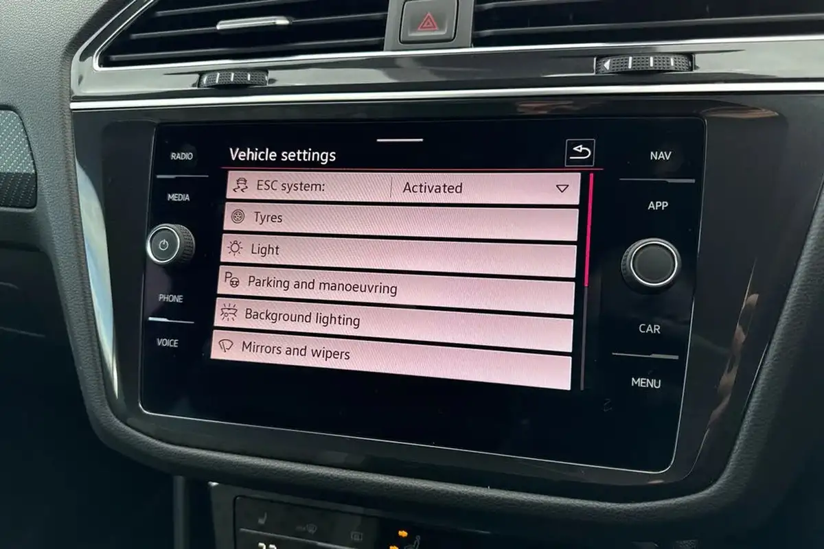 2022-volkswagen-tiguan-15-tsi-r-line-big-52
