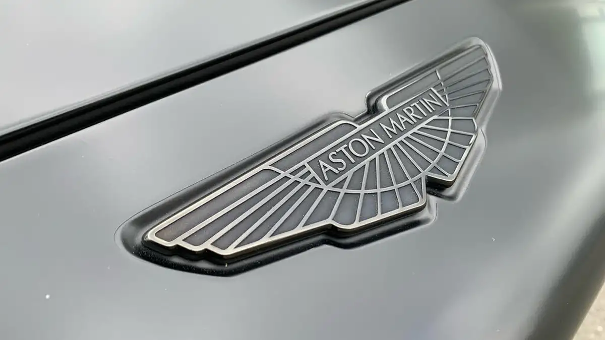 2023-aston-martin-dbx-40-v8-big-17