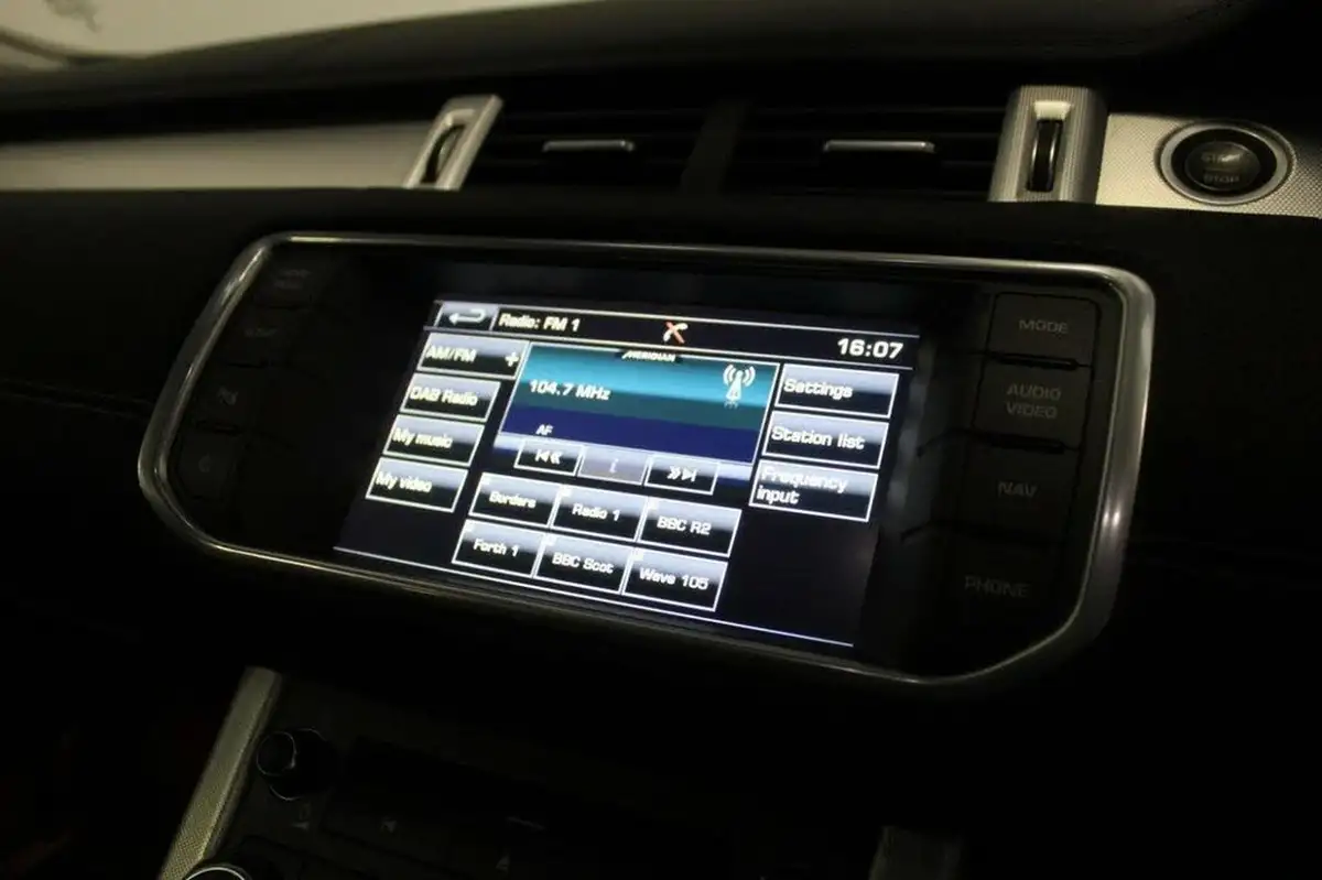 2014-land-rover-range-rover-evoque-22sd4-dynamic-hatchback-5d-auto-big-30