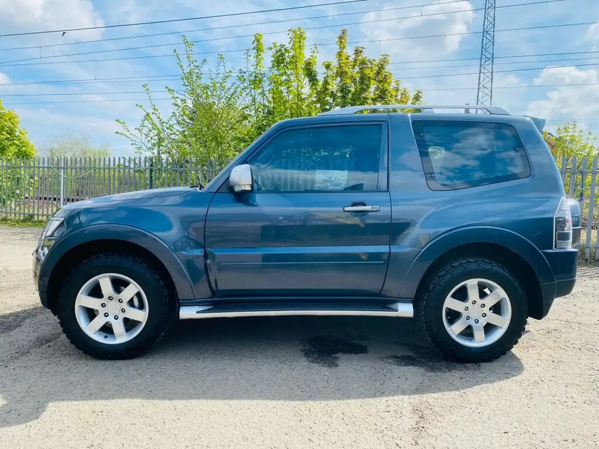 2008-mitsubishi-shogun-32td-diamond-3d-big-11