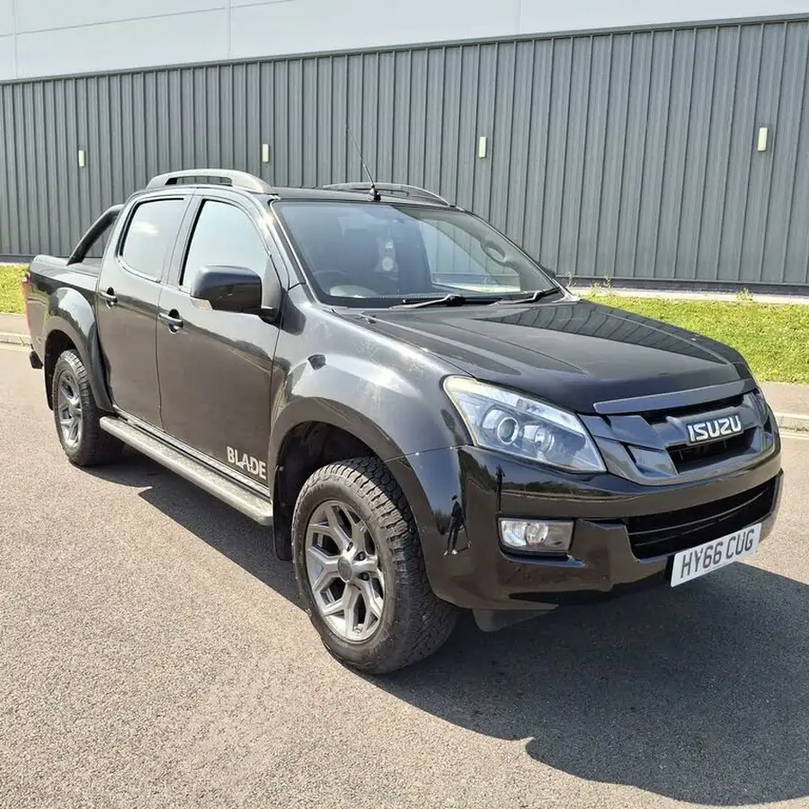 2016-isuzu-d-max-25td-venetian-red-blade-auto-big-15