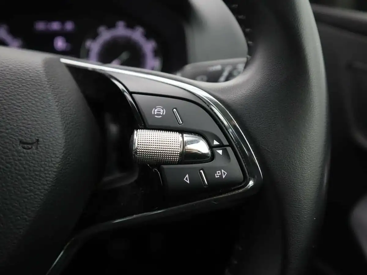 2022-skoda-karoq-15-tsi-se-technology-big-23
